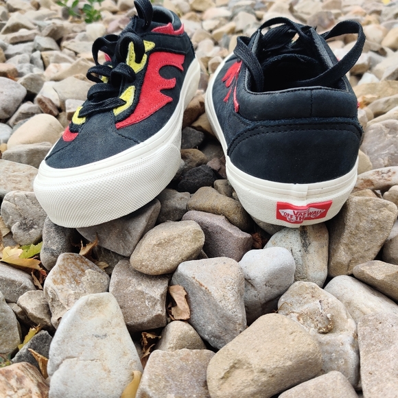 Vans Flame Shoes - Picture 3 of 5